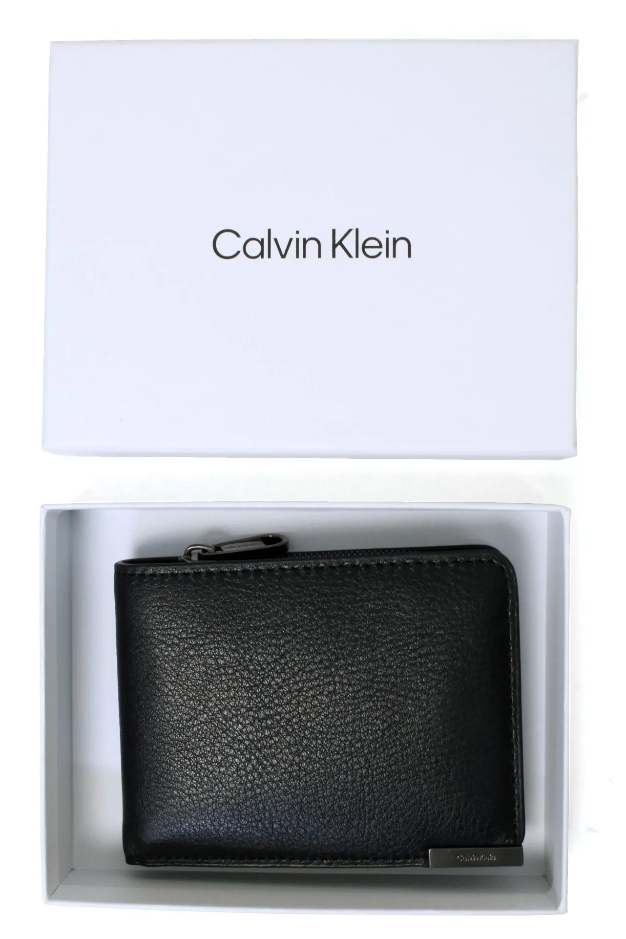 Calvin Klein Modern Plaque Zip Bifold Wallet